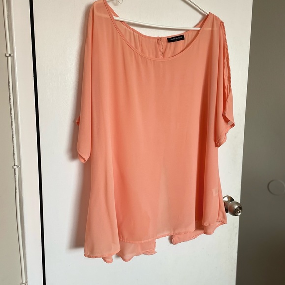 Fashion to Figure Sheer Open Back Blouse - Size 2X - Picture 2 of 15